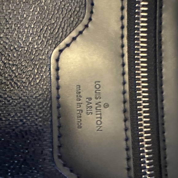 Authentic Louis Vuitton Graphite Damier District MM Cross Body Bag - Picture 9 of 16